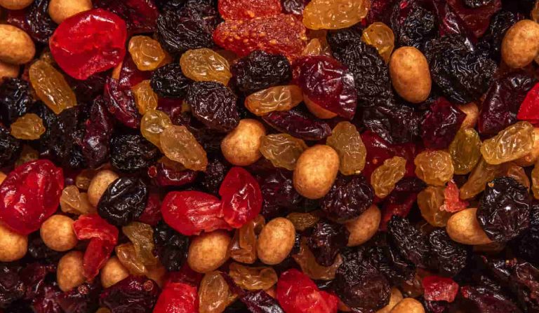 carbs in raisins and cranberries