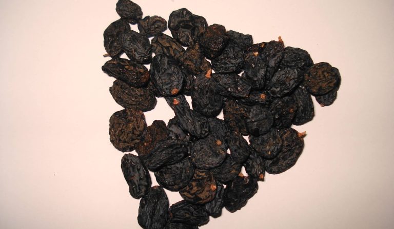 black raisins for hair