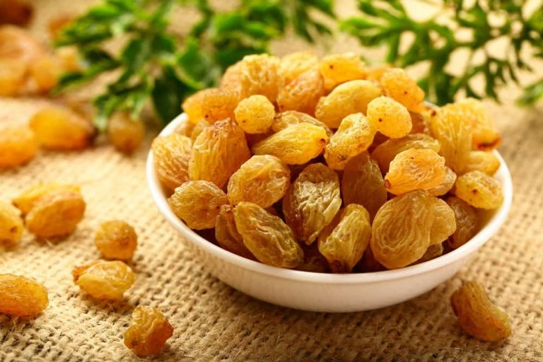 dried golden raisins nutrition facts