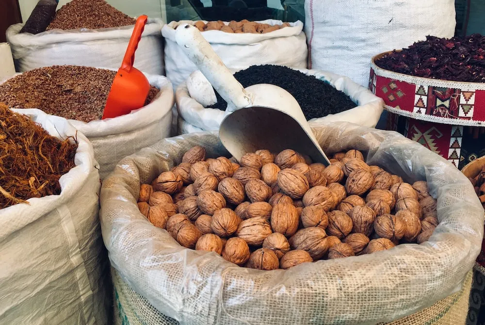 Buying all kinds of shelled walnuts calories + price