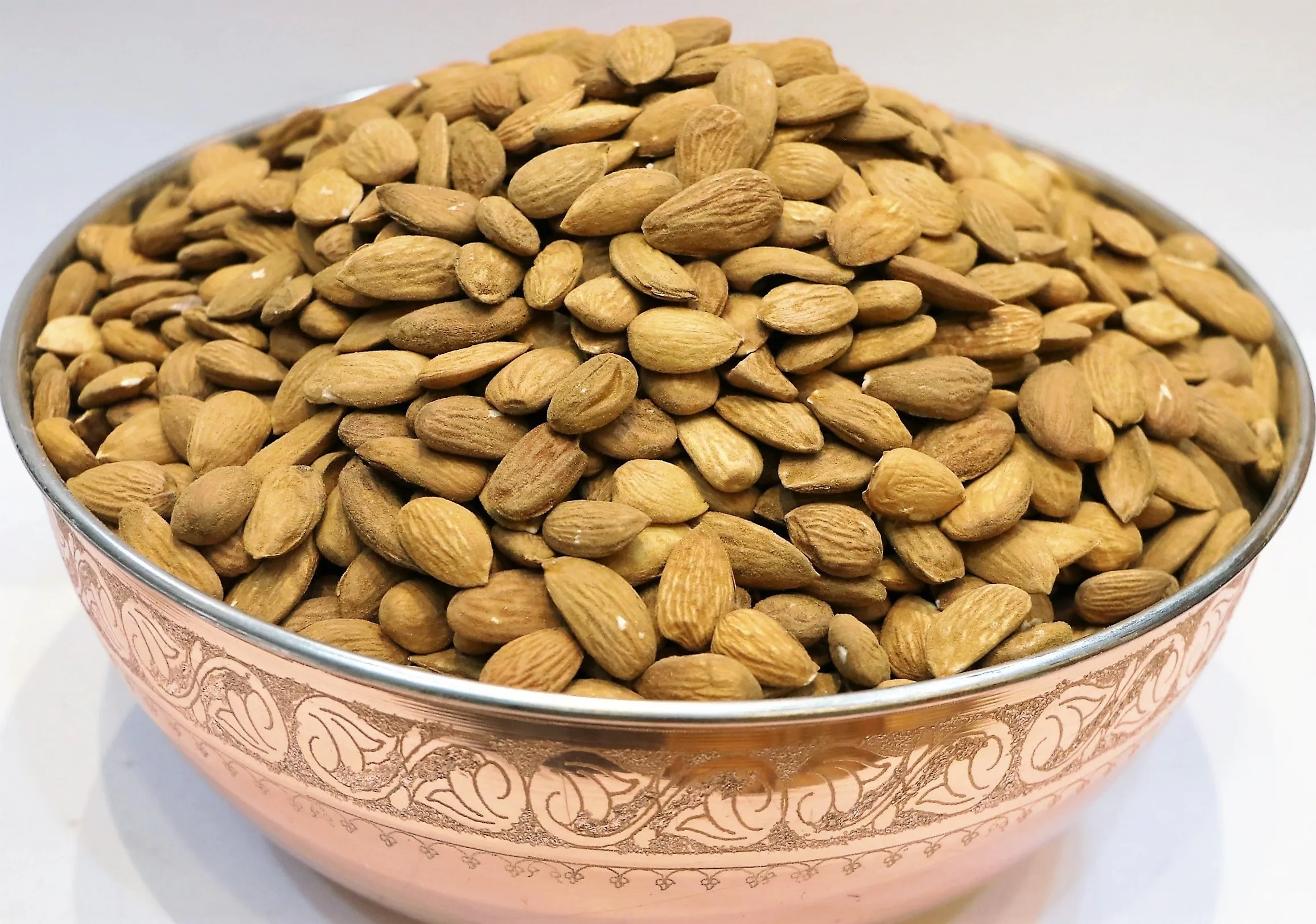 Purchase and price of all types of raw almond in shell