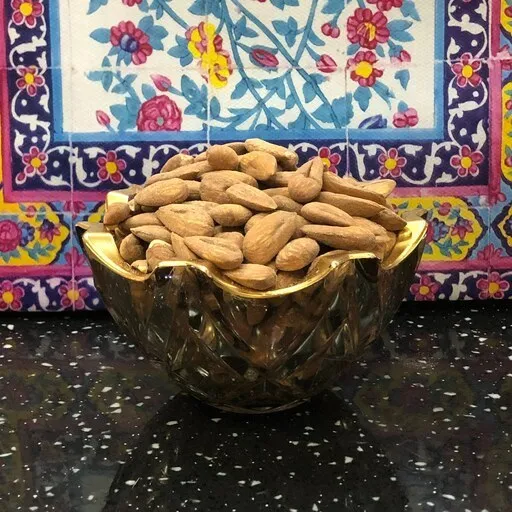 roasted almonds vs raw