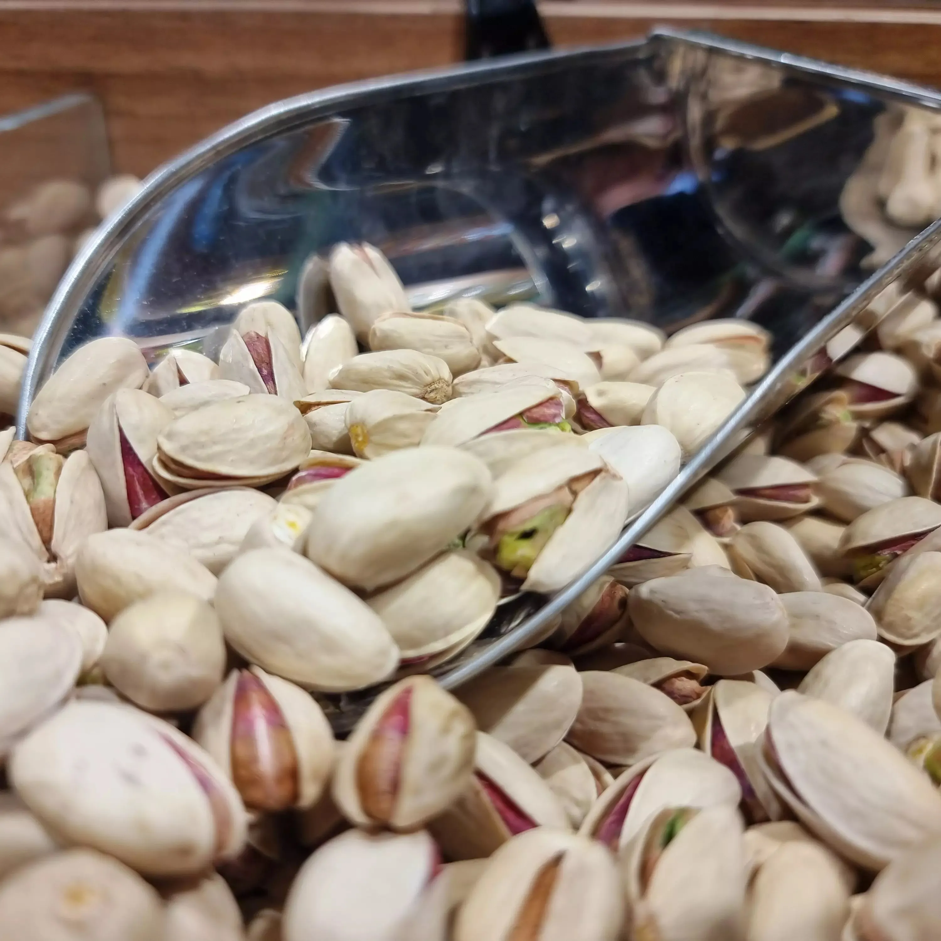 roasted pistachios vs raw