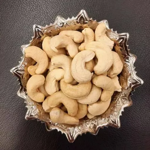 raw cashew nuts in shell