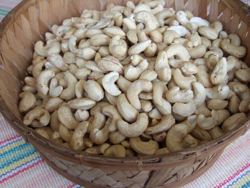 Fresh cashew nuts