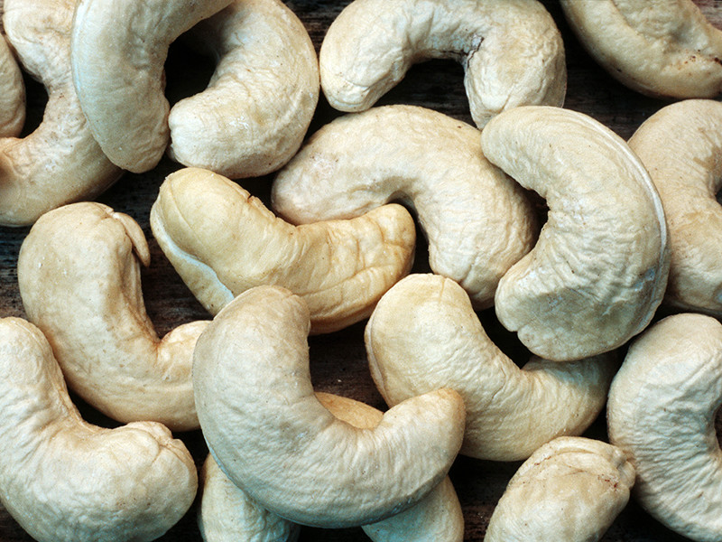 Fresh cashew nuts