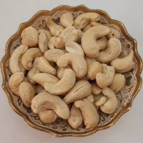 raw cashew nuts