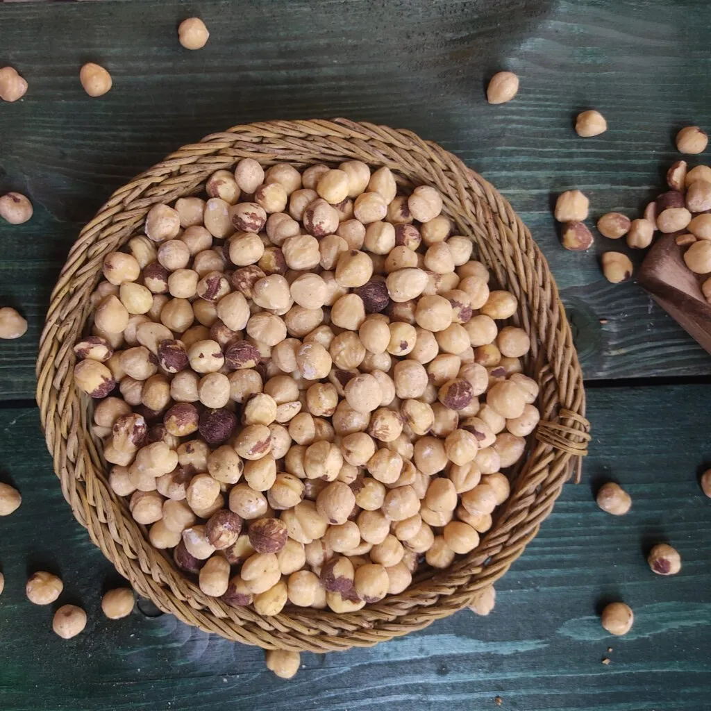 bulk hazelnuts in shell