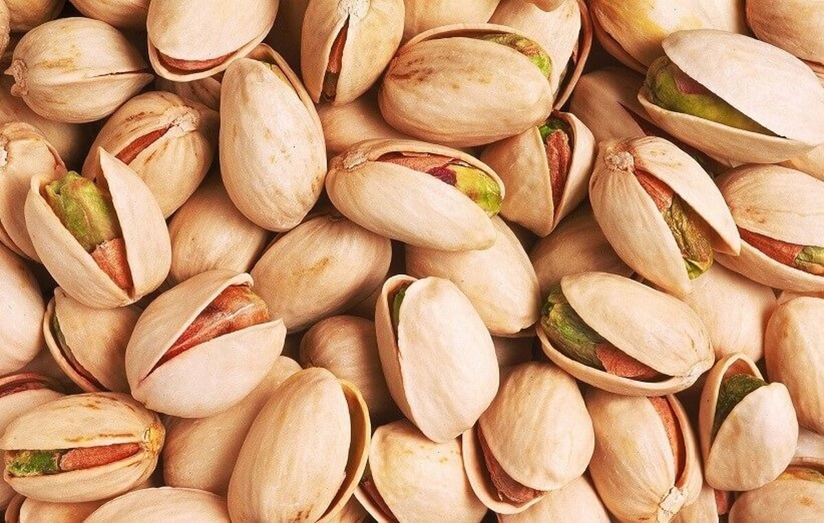 fresh pistachio kernels