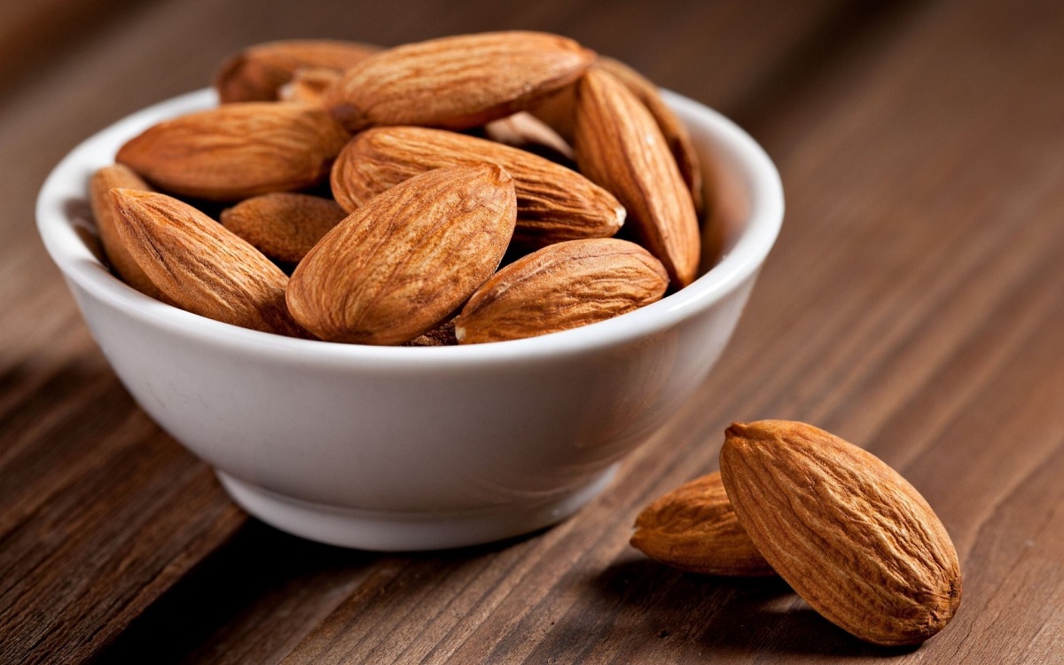 raw bitter almonds nuts