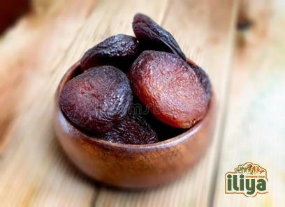 dried black apricot with complete explanations and familiarization
