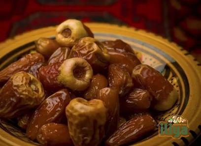 Khadrawy dates buying guide with special conditions and exceptional price